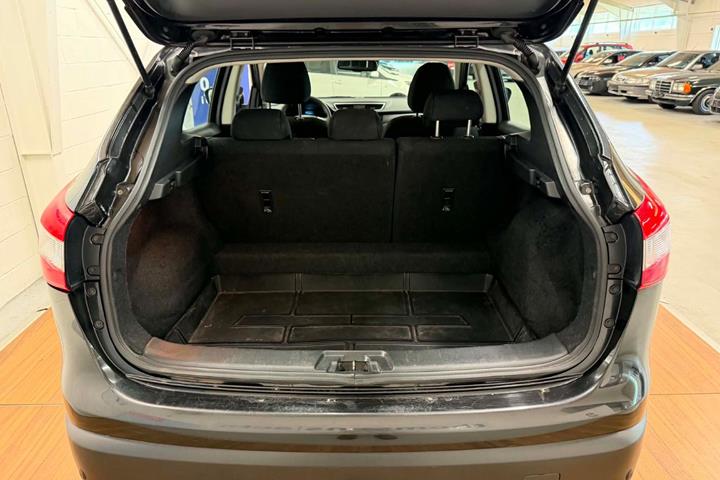 Sort Nissan Qashqai fra 2017