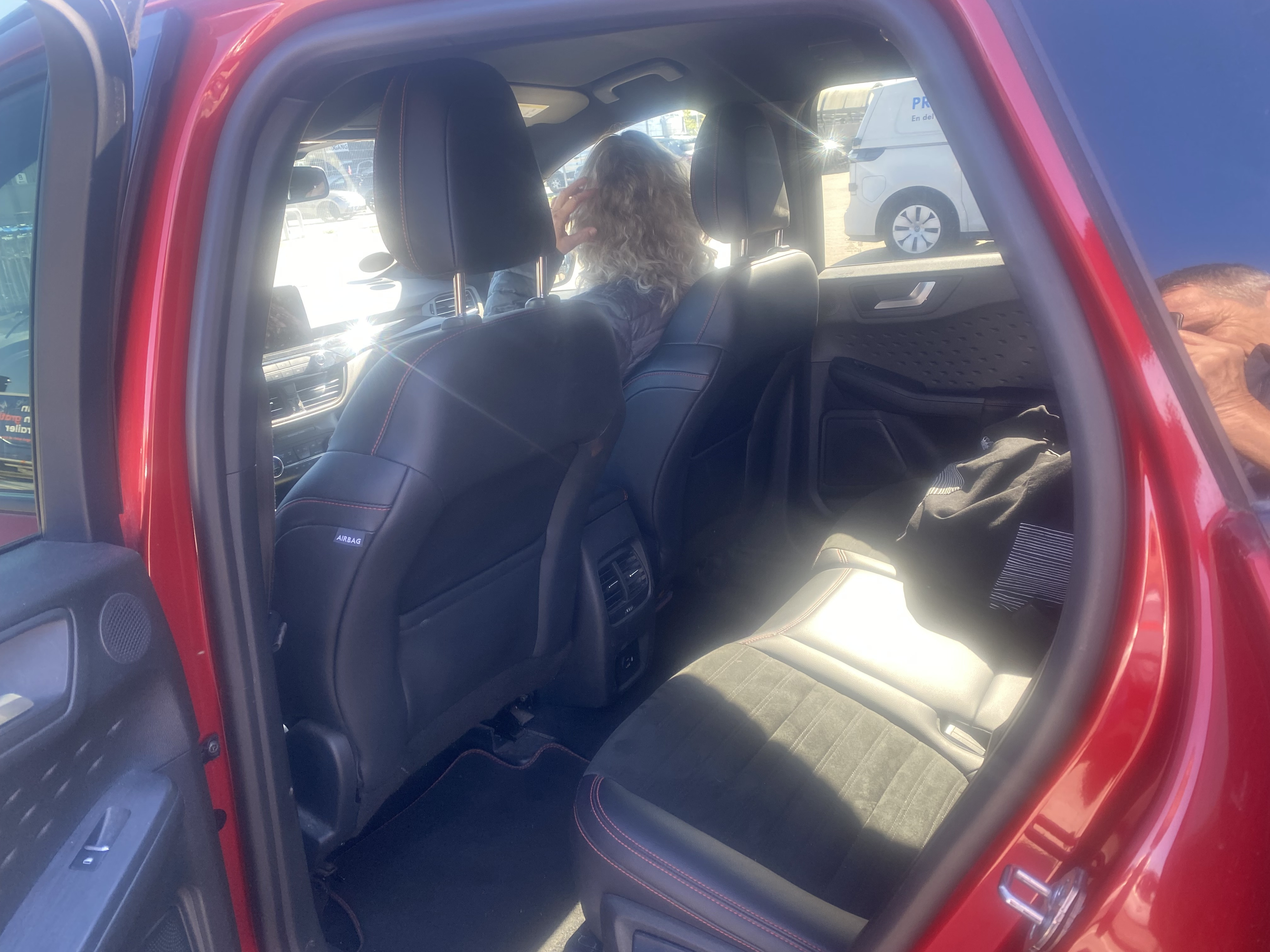 Rød Ford Kuga fra 2021