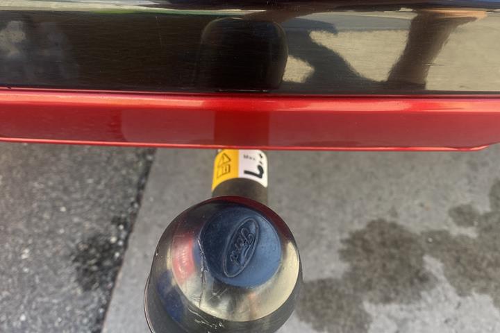 Rød Ford Kuga fra 2021