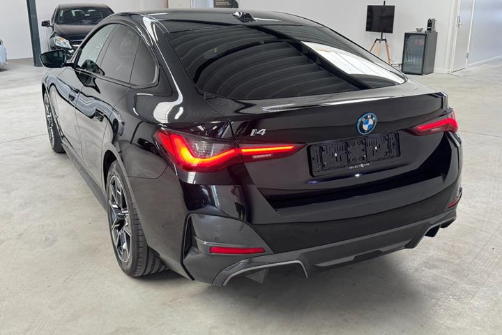 Sort BMW i4 fra 2023