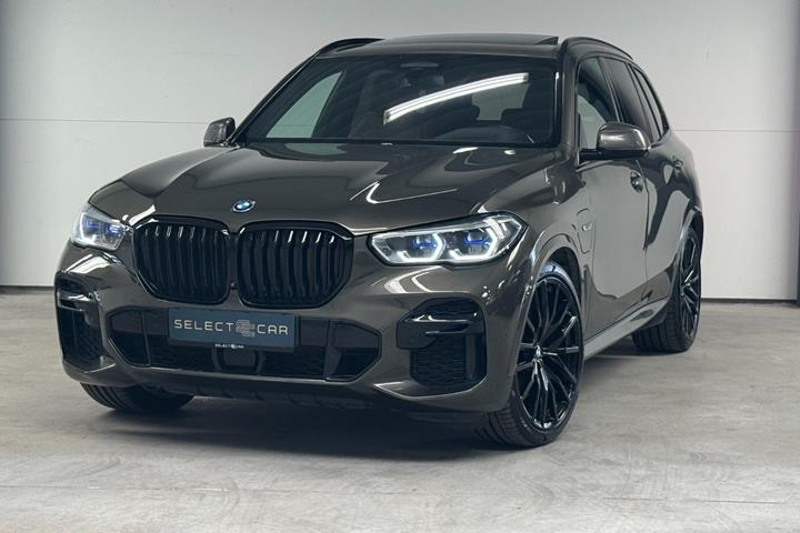 Grå BMW X5 fra 2023