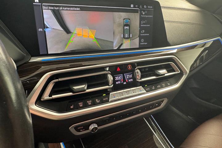 Grå BMW X5 fra 2023