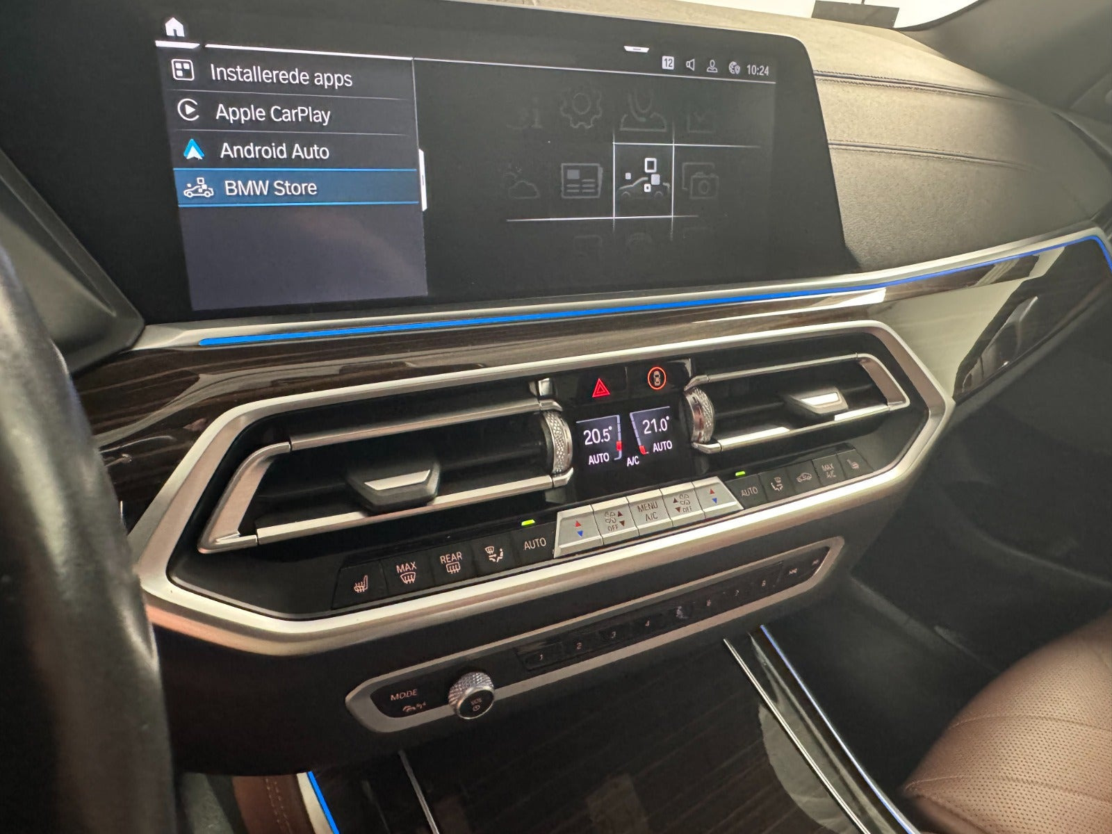 Grå BMW X5 fra 2023