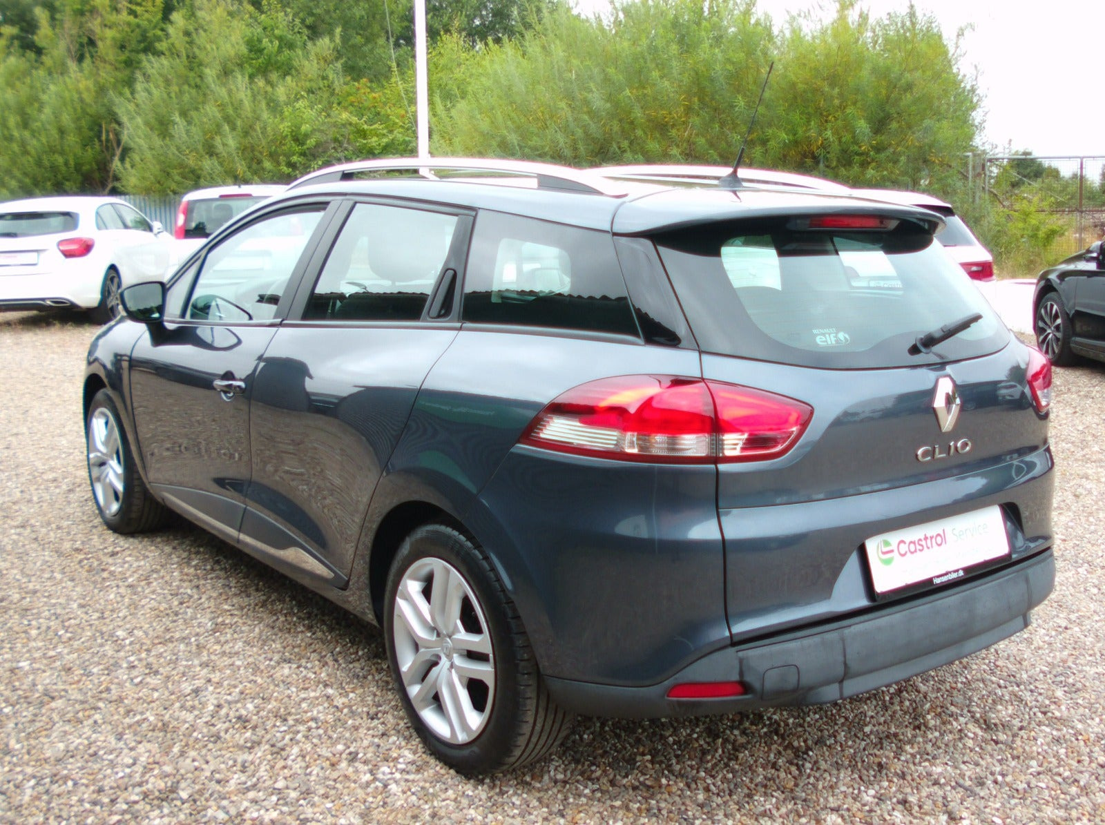Grå Renault Clio IV fra 2018
