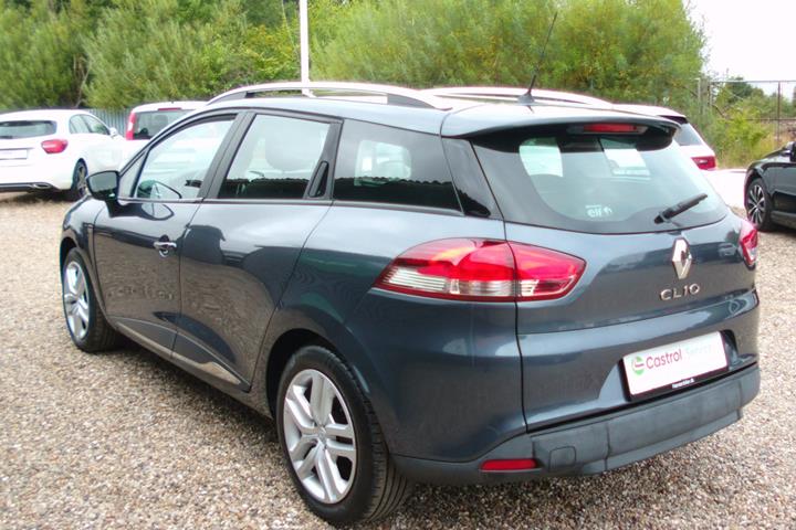 Grå Renault Clio IV fra 2018