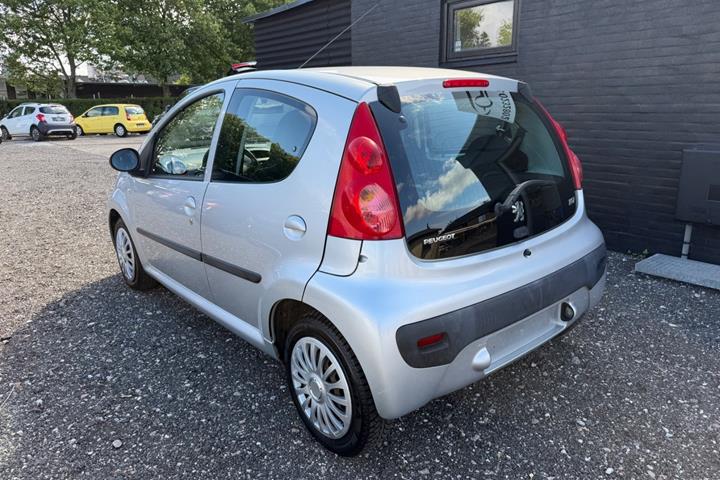 undefined Peugeot 107 fra 2010