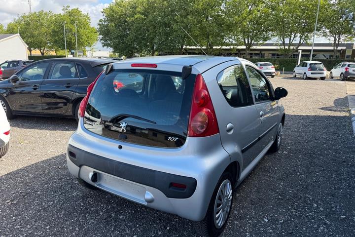 undefined Peugeot 107 fra 2010