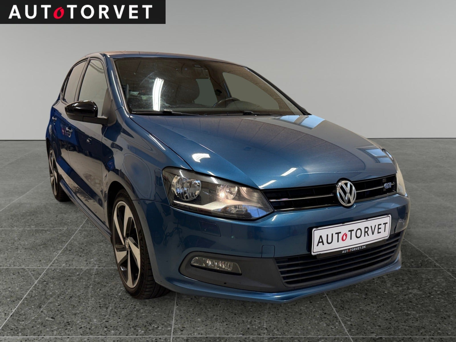 Blå VW Polo fra 2013