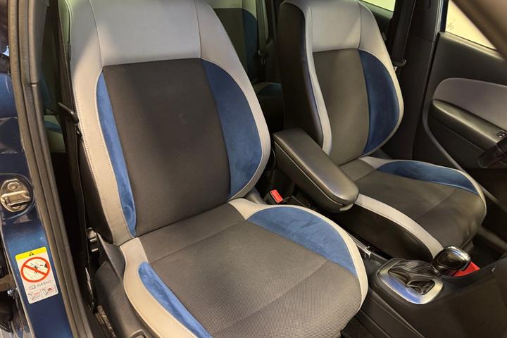 Blå VW Polo fra 2013