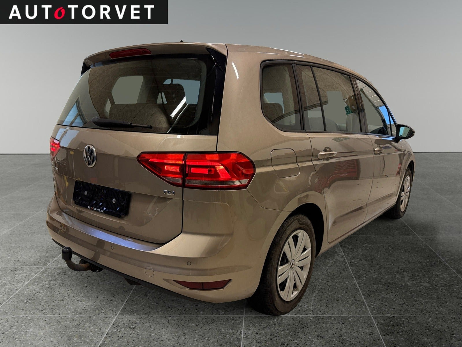 Orange VW Touran fra 2017