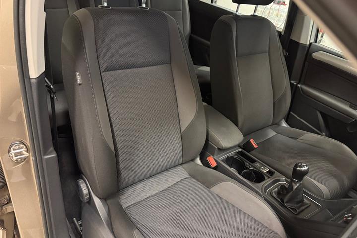 Orange VW Touran fra 2017