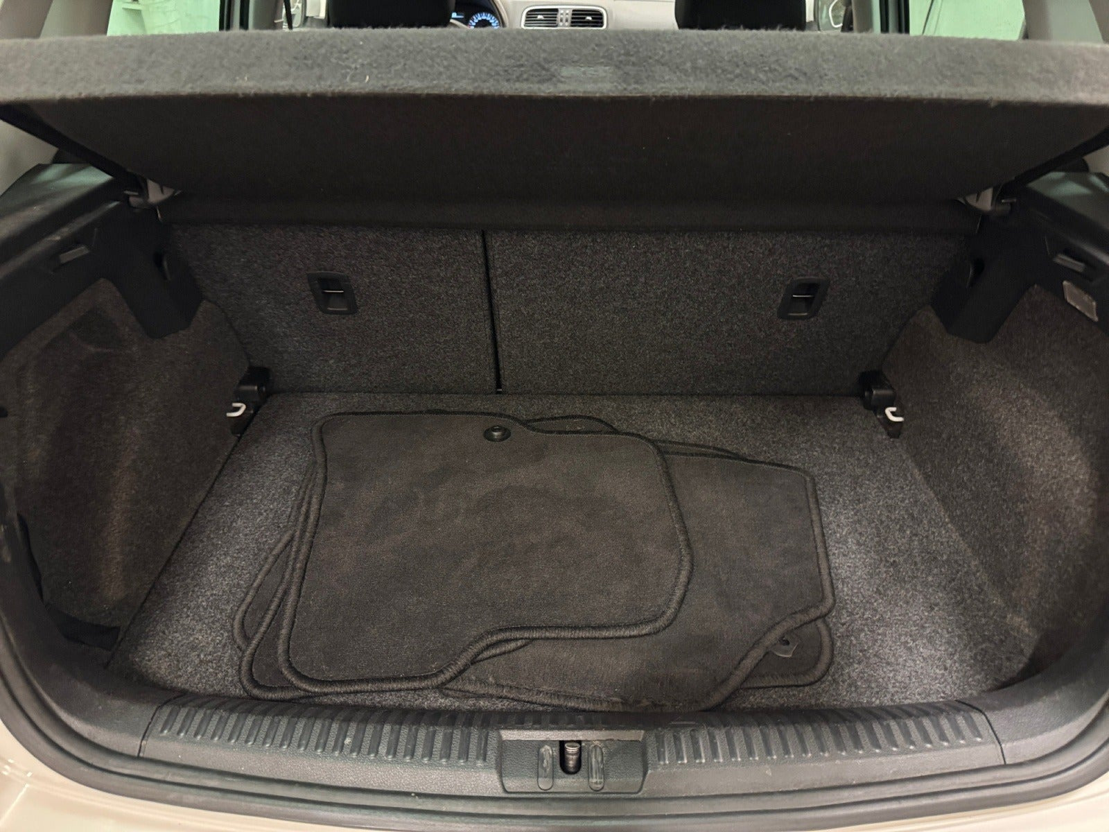 Hvid VW Polo fra 2013