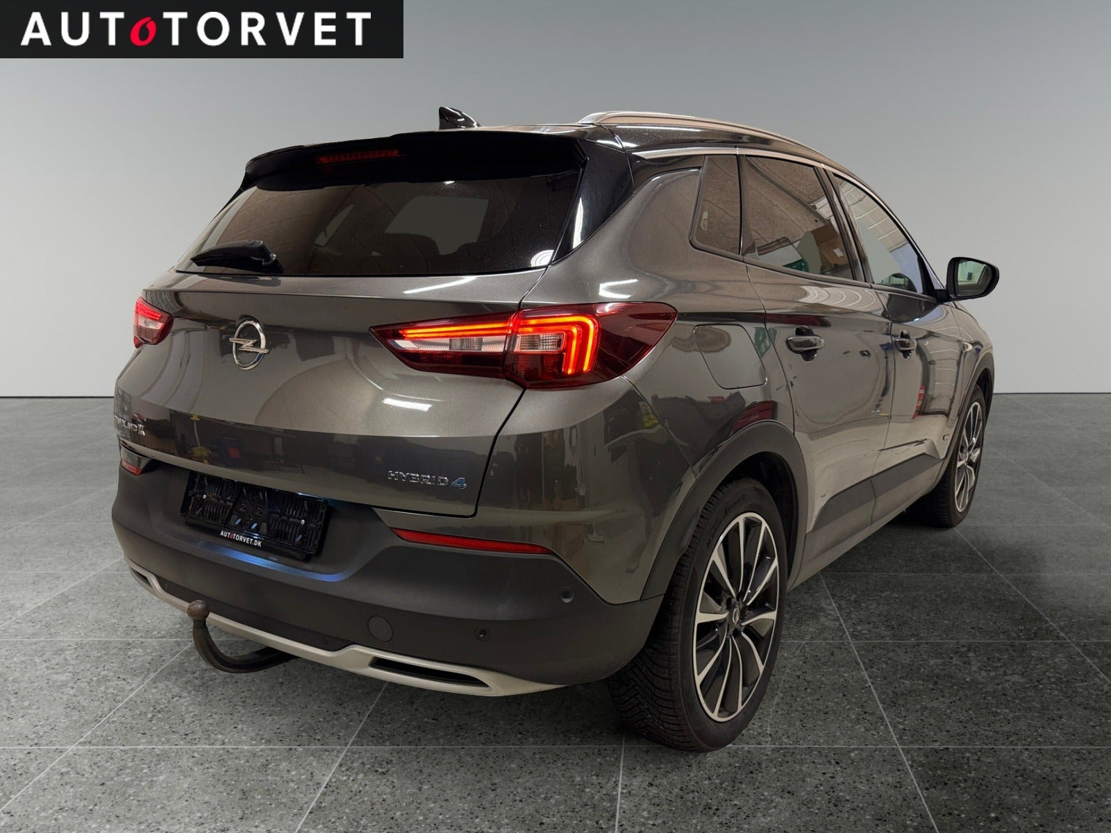 Grå Opel Grandland X fra 2020