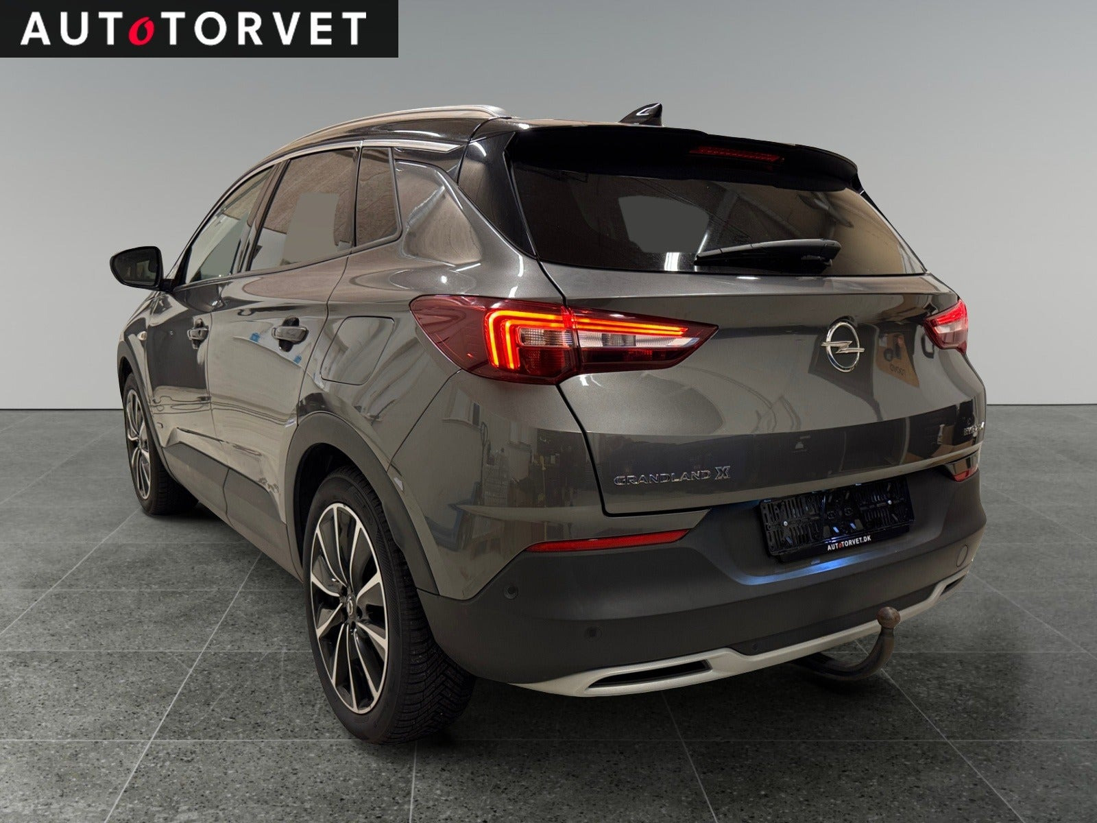 Grå Opel Grandland X fra 2020