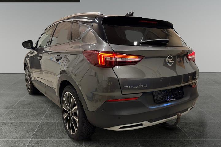 Grå Opel Grandland X fra 2020
