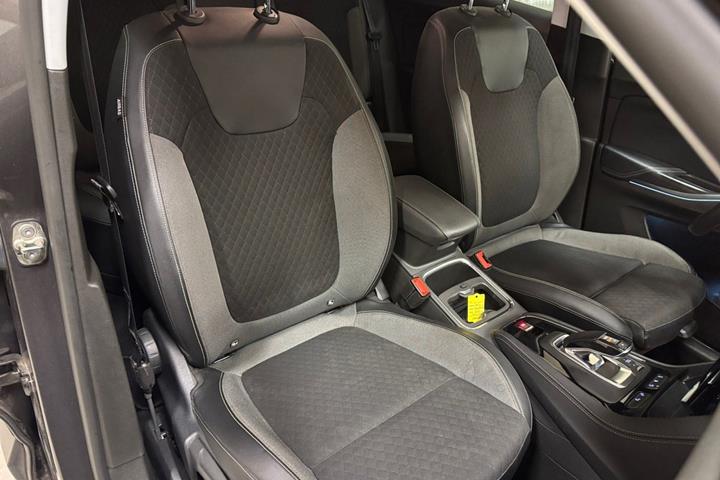 Grå Opel Grandland X fra 2020