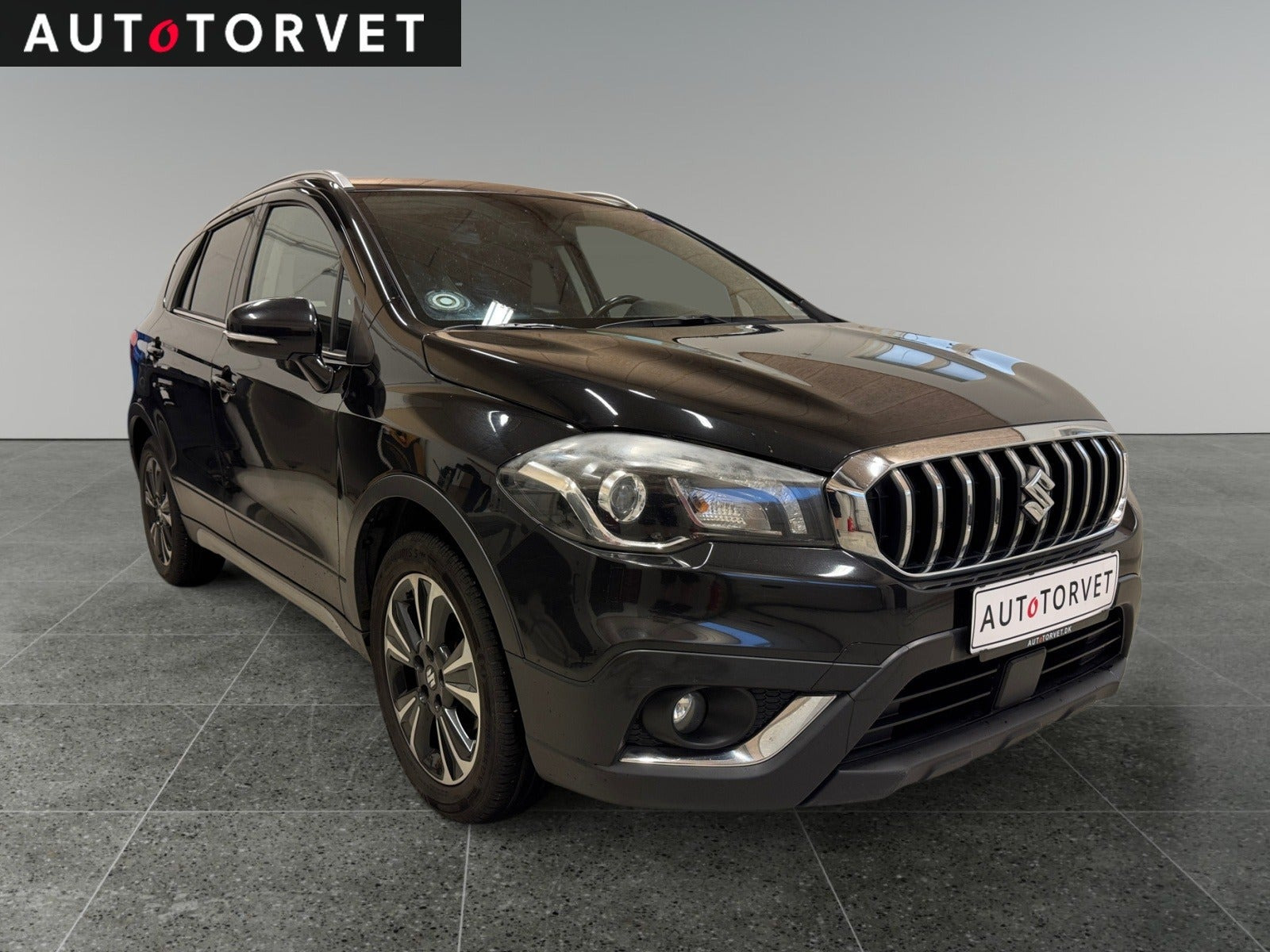 Sort Suzuki S-Cross fra 2018