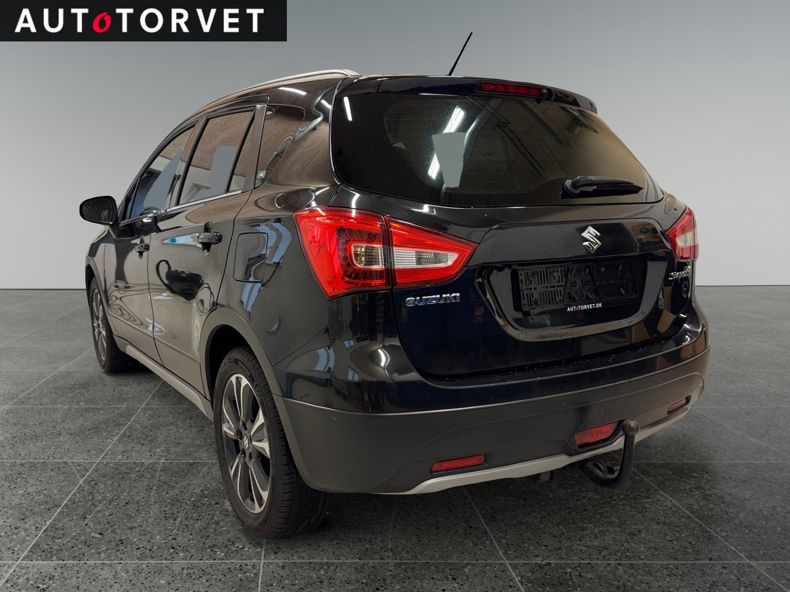 Sort Suzuki S-Cross fra 2018