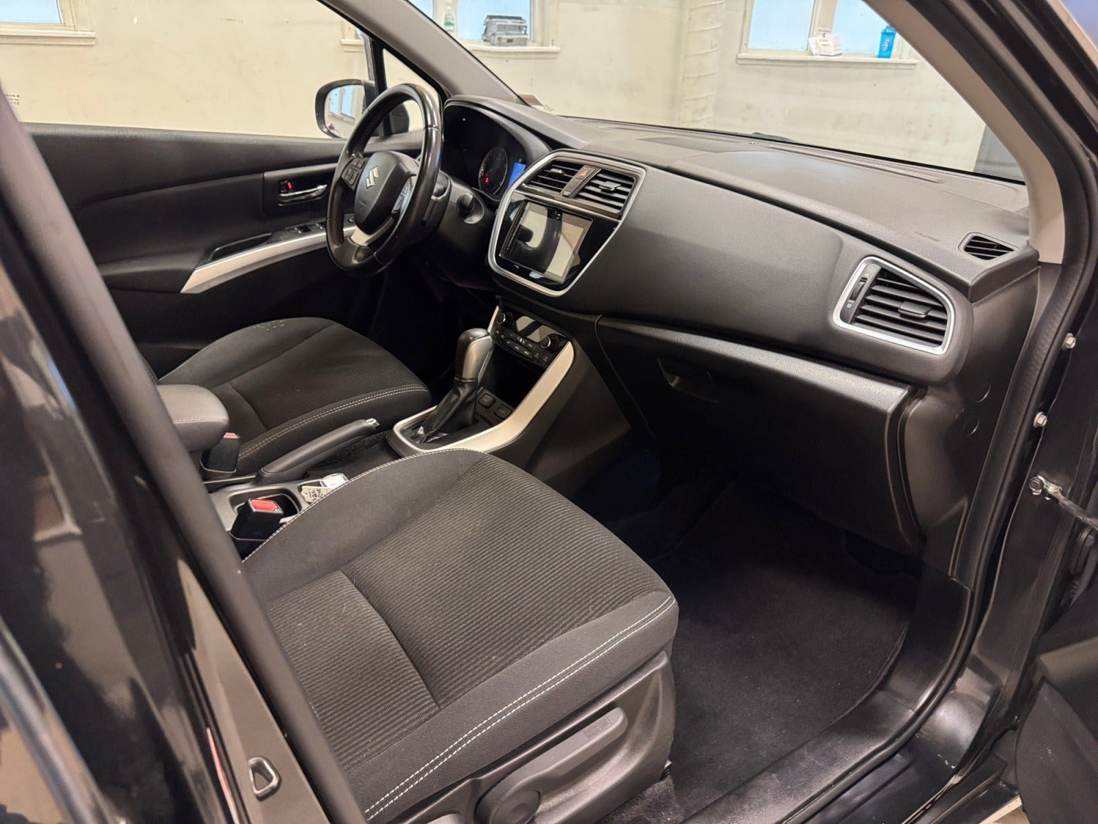 Sort Suzuki S-Cross fra 2018