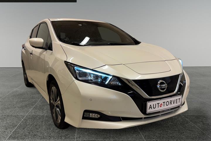 Hvid Nissan Leaf fra 2021