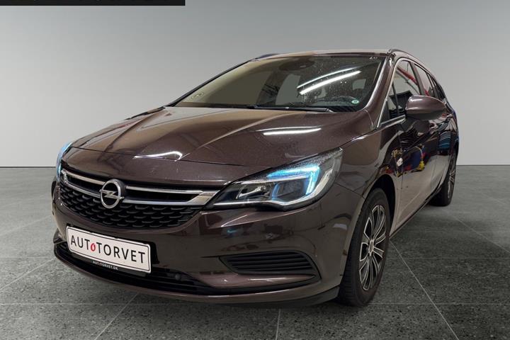 Brun Opel Astra fra 2018 set udefra