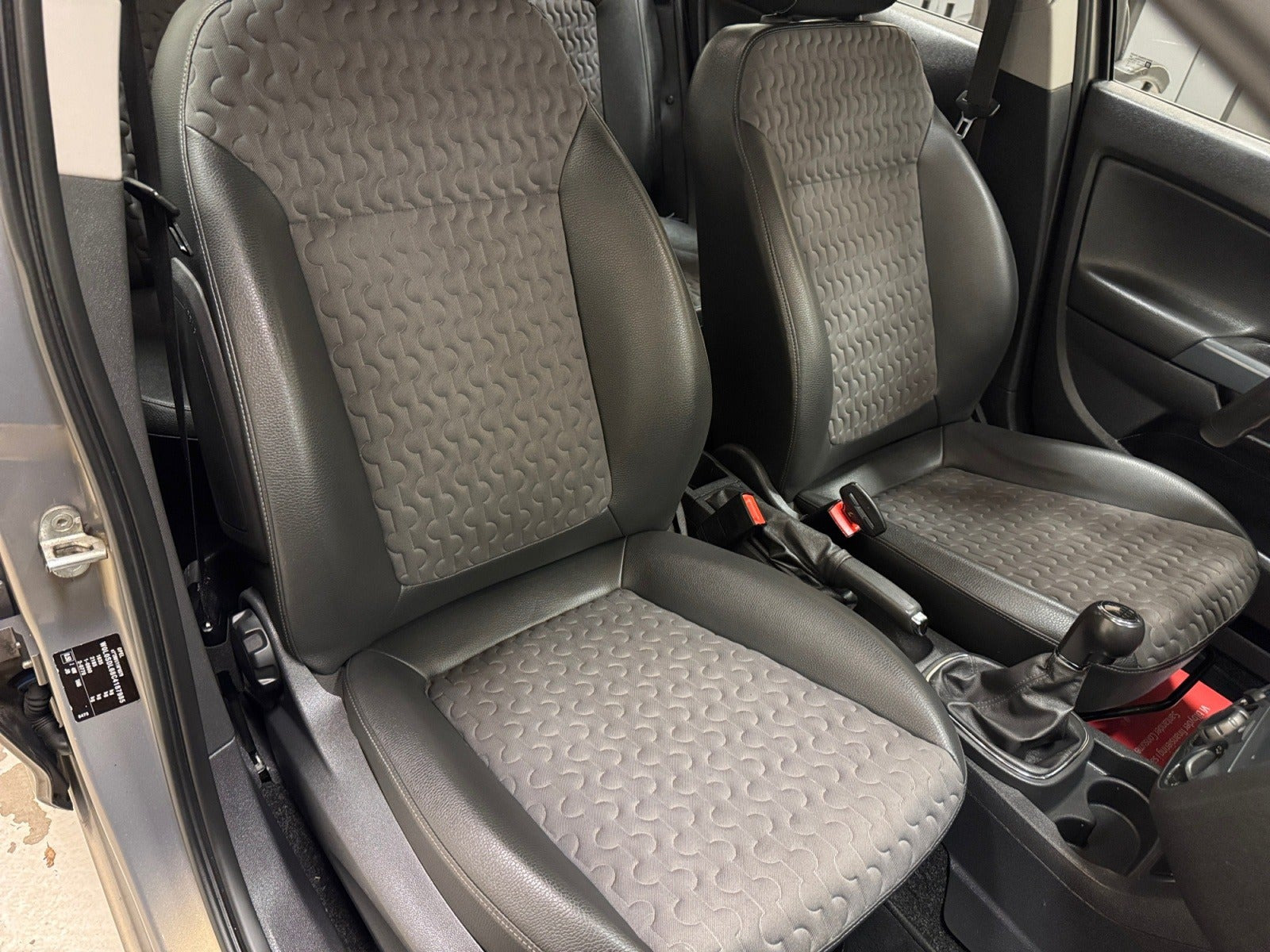 Grå Opel Corsa fra 2012