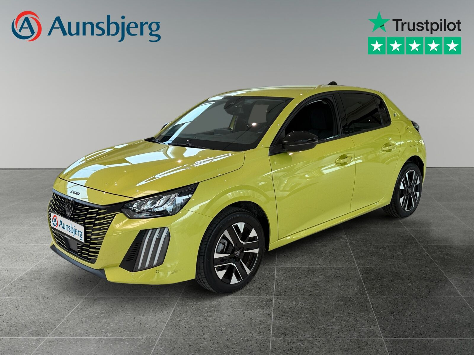 Gul Peugeot e-208 fra 2024 set udefra