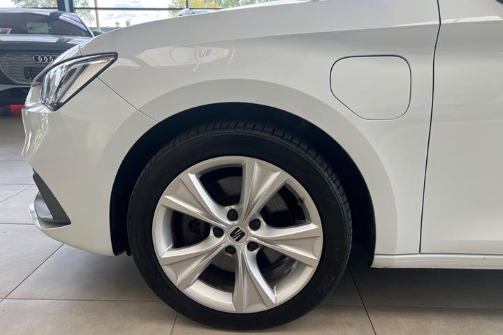 Hvid Seat Leon fra 2021