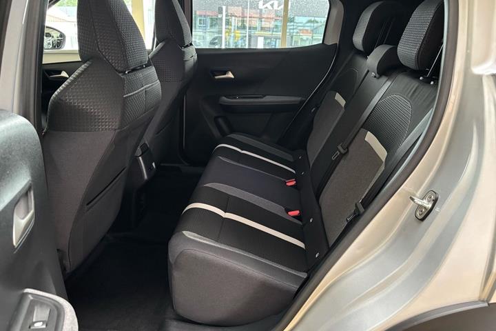 Sølv Opel Frontera fra 2025