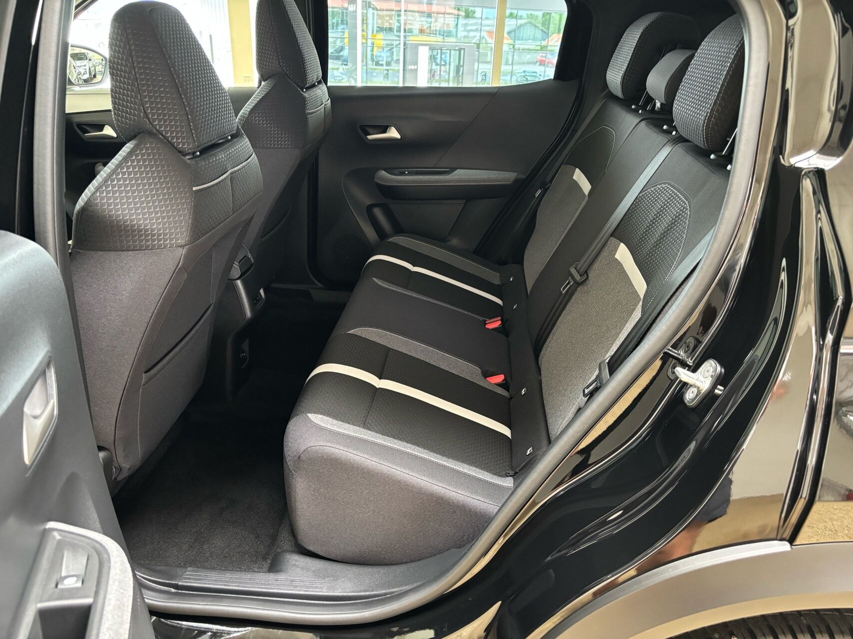 Sort Opel Frontera fra 2025