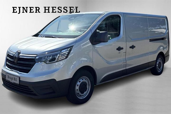 Grå Renault Trafic fra 2025