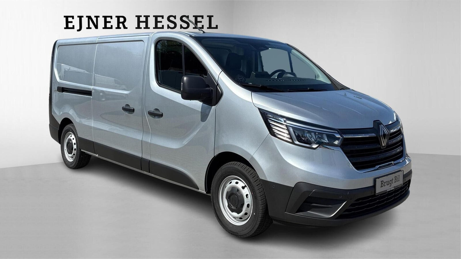 Grå Renault Trafic fra 2025