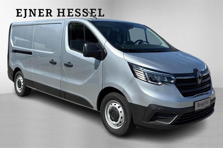 Grå Renault Trafic fra 2025
