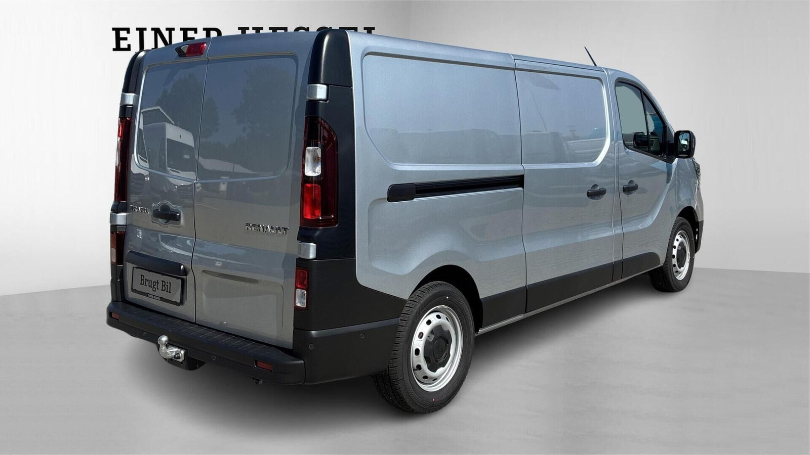 Grå Renault Trafic fra 2025