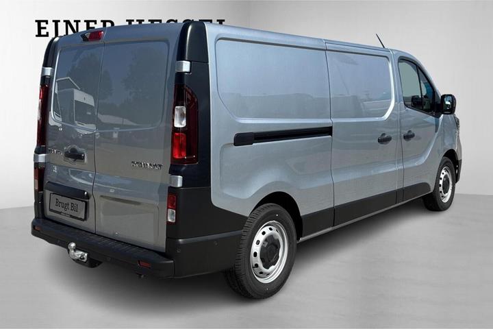 Grå Renault Trafic fra 2025
