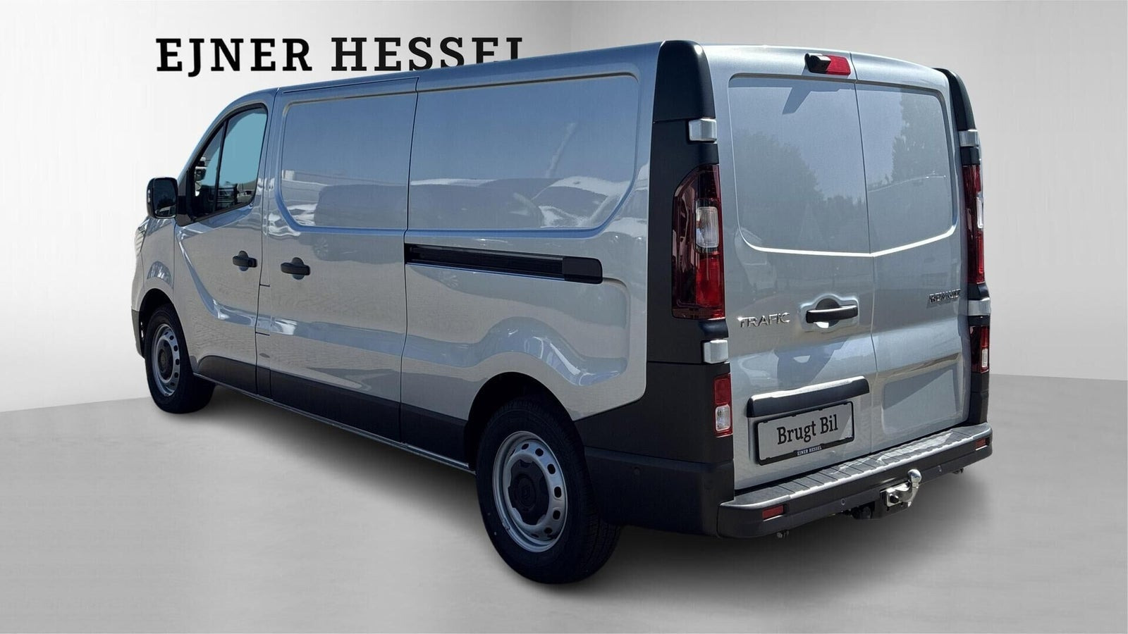 Grå Renault Trafic fra 2025