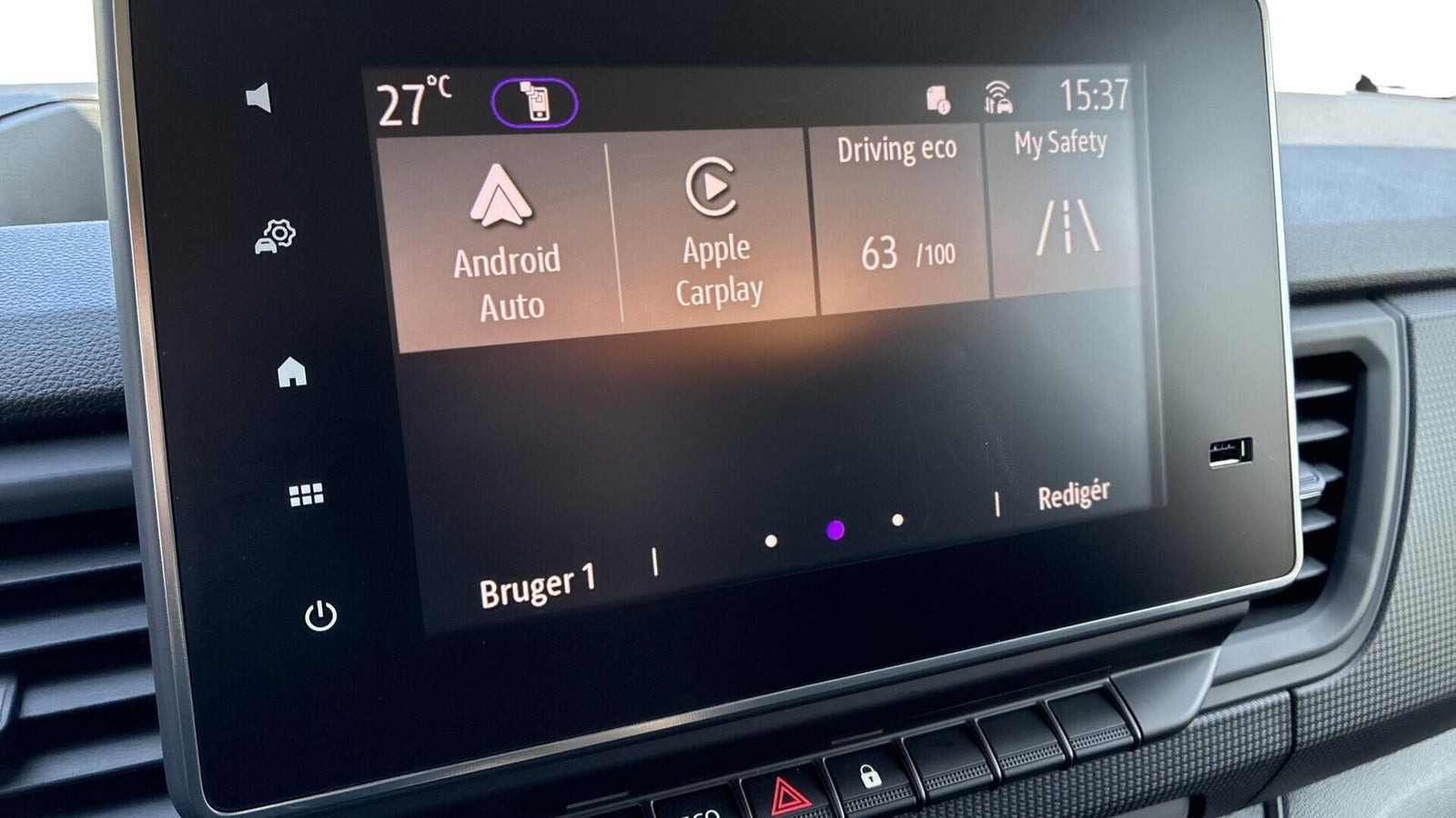 Grå Renault Trafic fra 2025