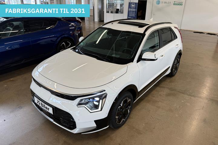 Hvid Kia Niro fra 2024 set udefra