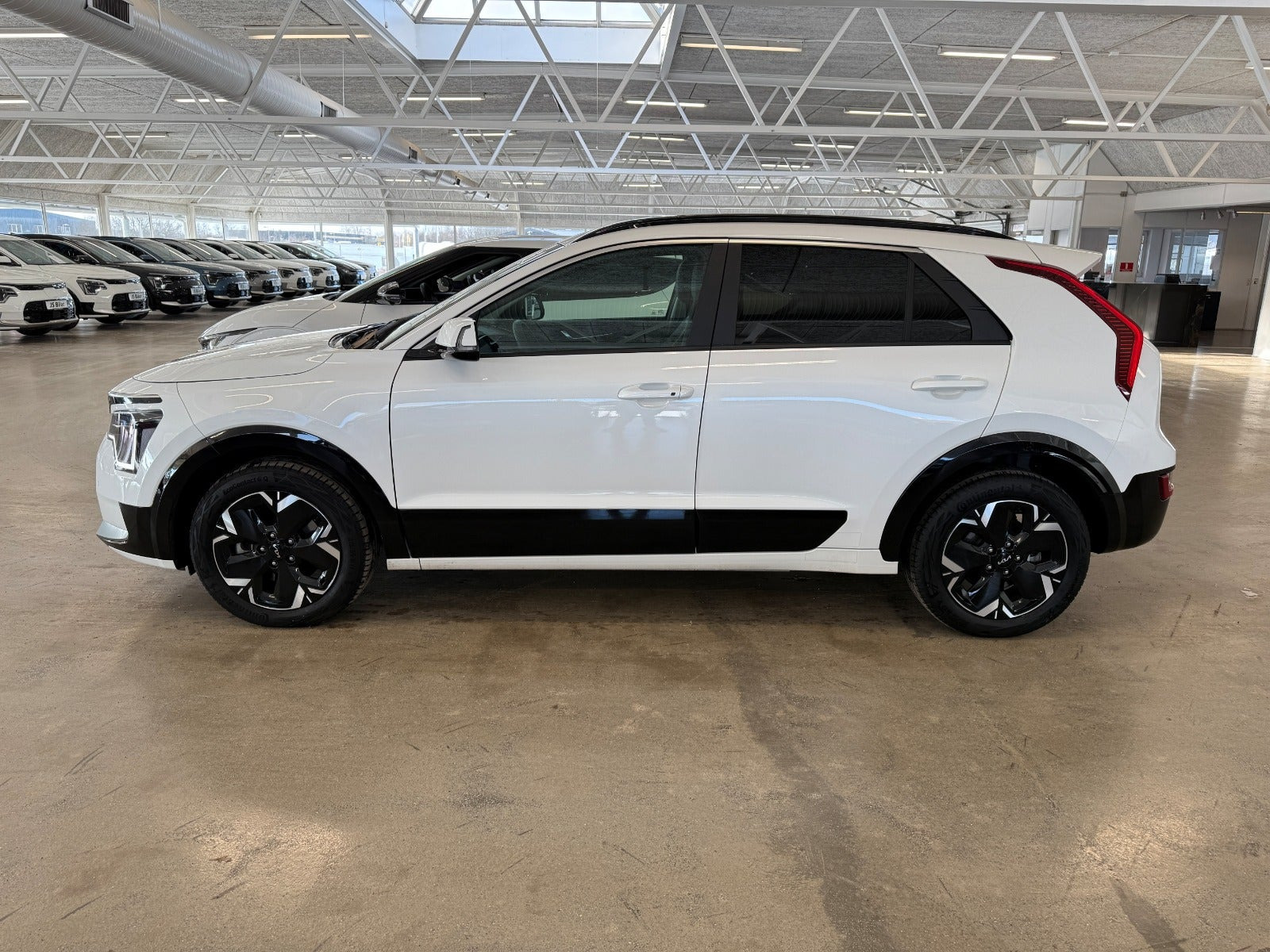 Hvid Kia Niro fra 2024