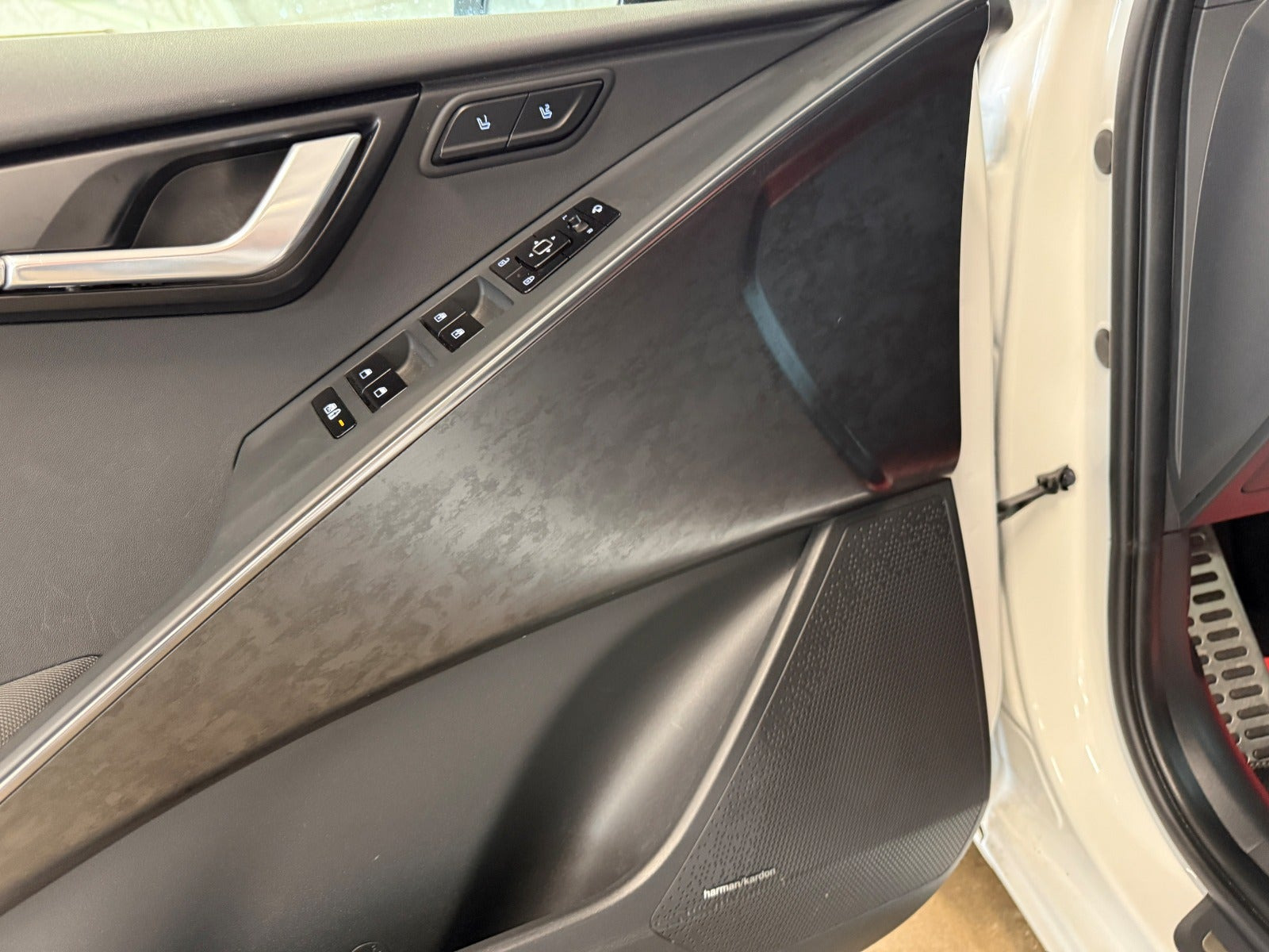 Hvid Kia Niro fra 2024