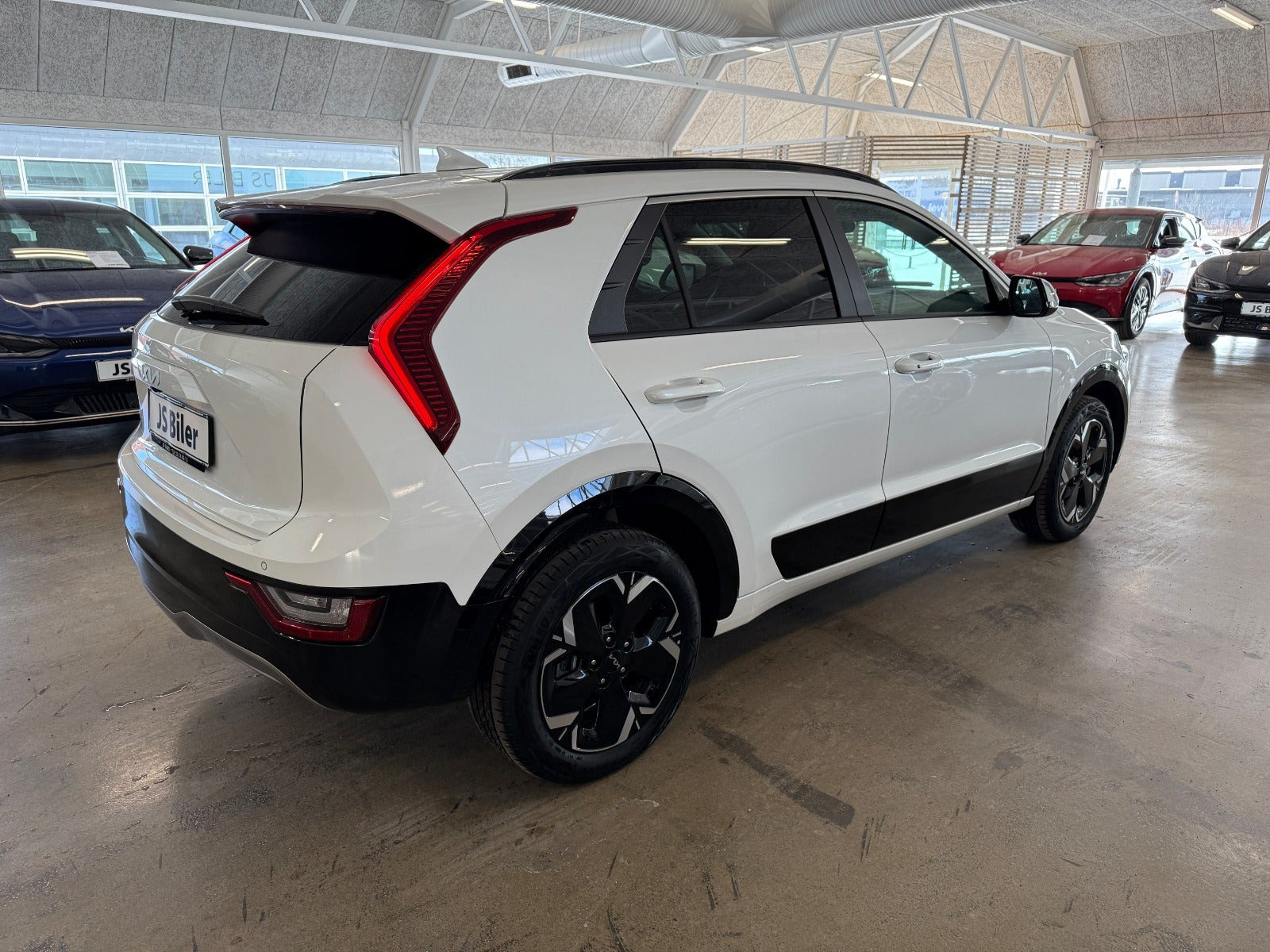 Hvid Kia Niro fra 2024