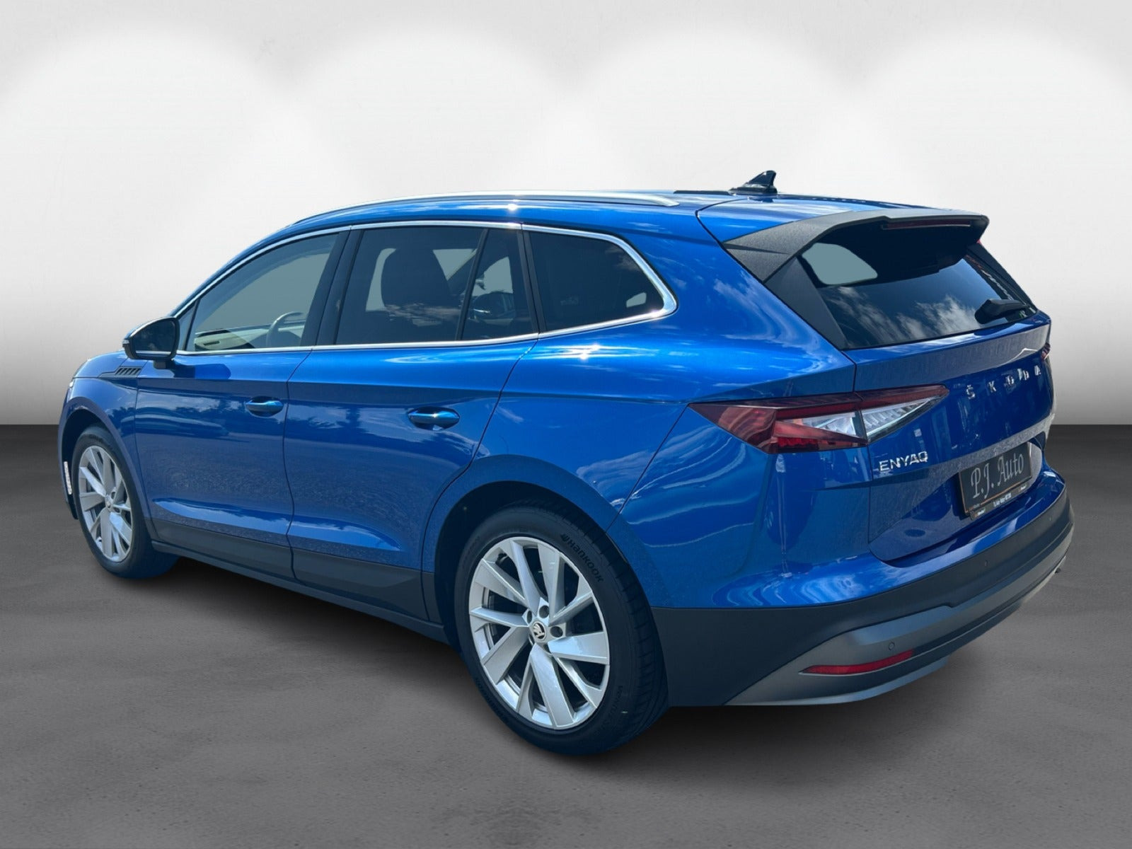 Blå Skoda Enyaq fra 2021