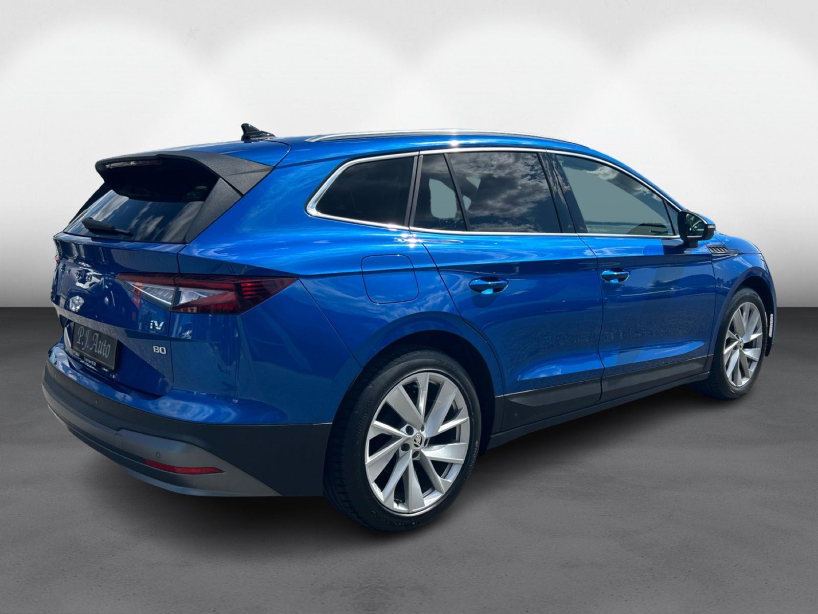 Blå Skoda Enyaq fra 2021
