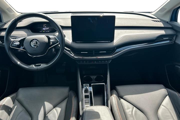 Blå Skoda Enyaq fra 2021
