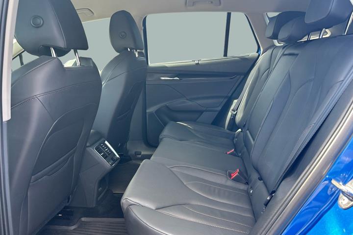 Blå Skoda Enyaq fra 2021