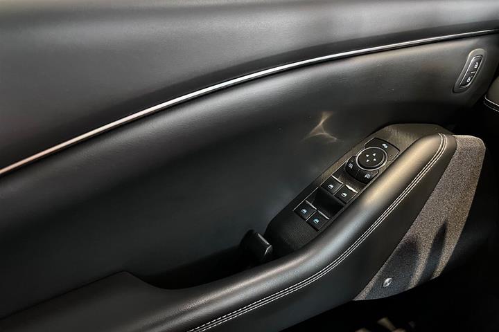 Sort Ford Mustang Mach-E fra 2022