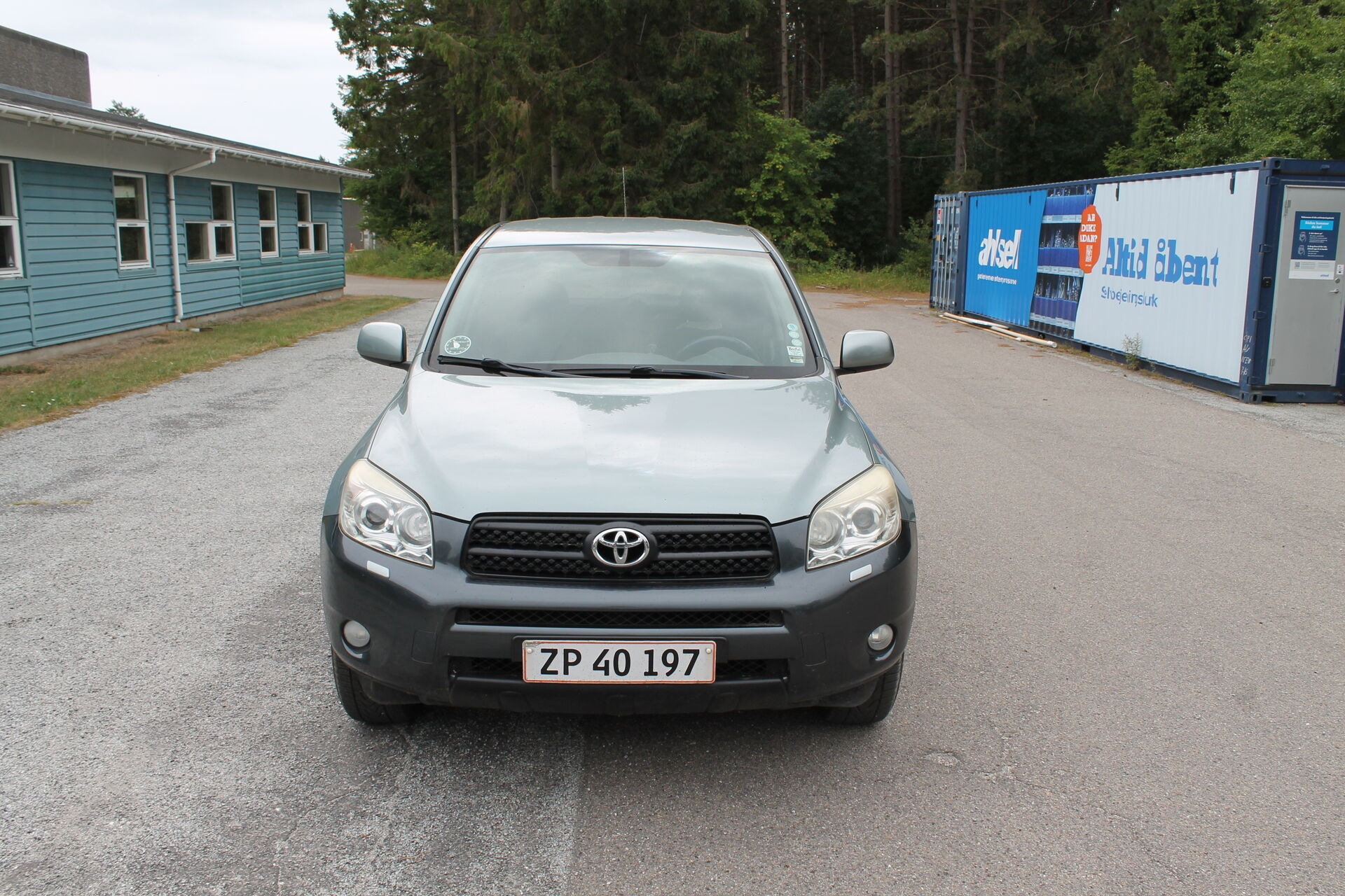 Sølv Toyota RAV4 fra 2008