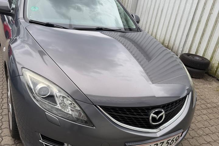 Grå Mazda 6 fra 2010