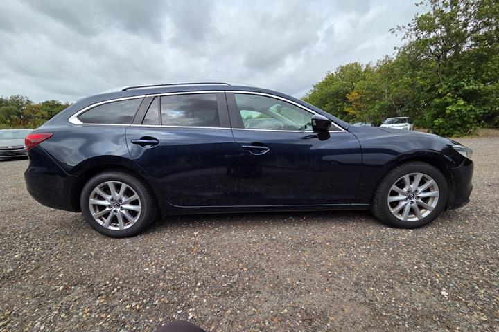 Blå Mazda 6 fra 2016