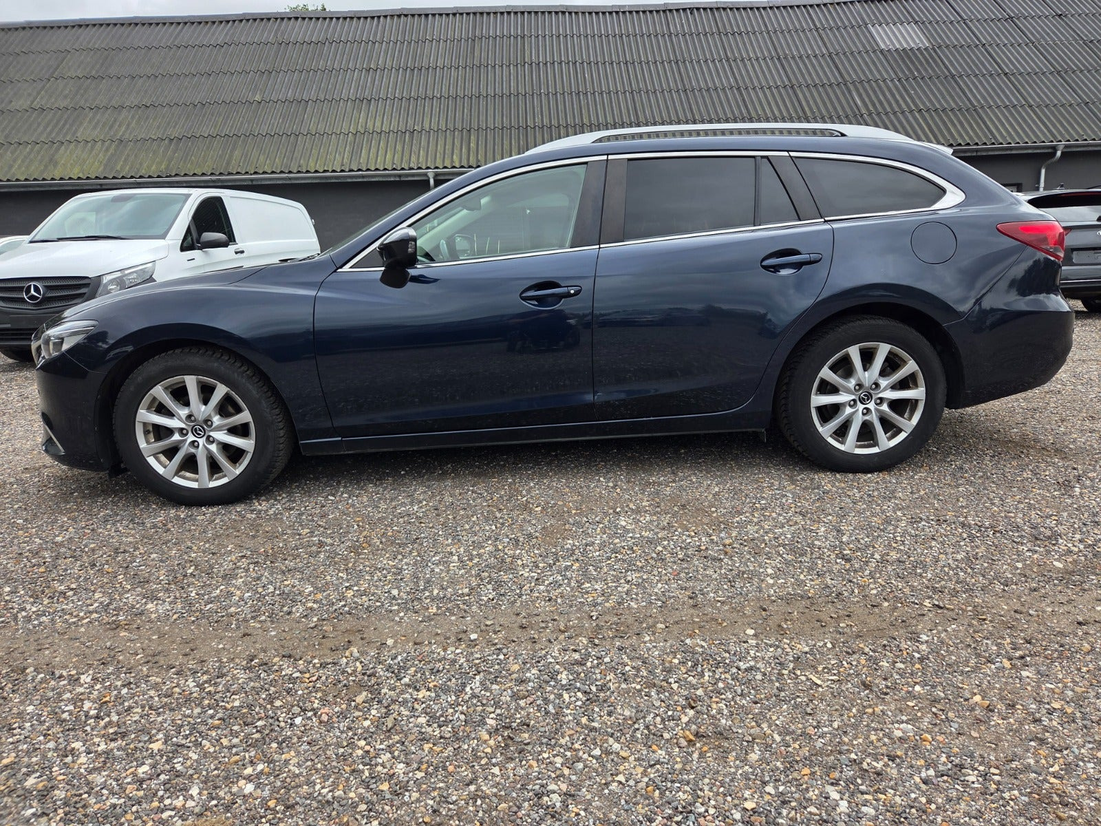 Blå Mazda 6 fra 2016